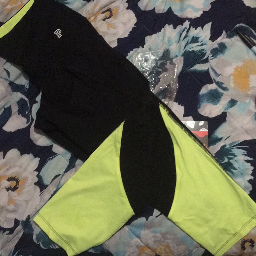 PINK V.S. NEON YELLOW CROP ULTIMATE LEGGING  NWT